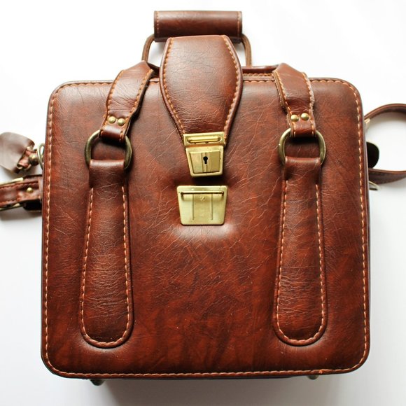 Tucky (Vintage) Other - Vintage Camera Bag Travel Case Tucky Faux Leather
